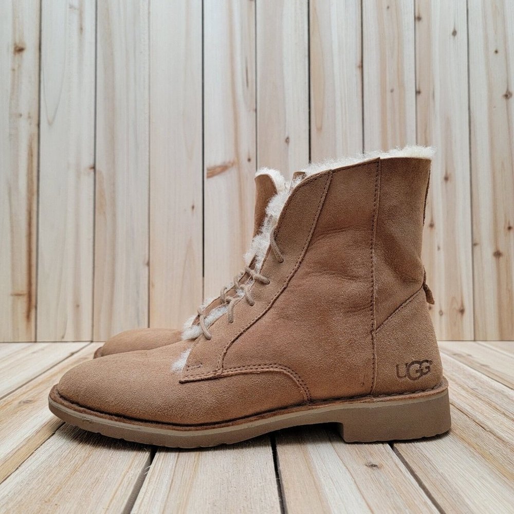 UGG Women's Quincy Boots Size 9.5 Chestnut Sheepskin Lace Up Booties 1012359